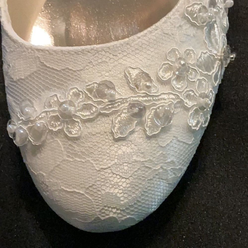 NEW Custom Elegant White Lace Floral Bridal Pumps - Picture 6 of 10